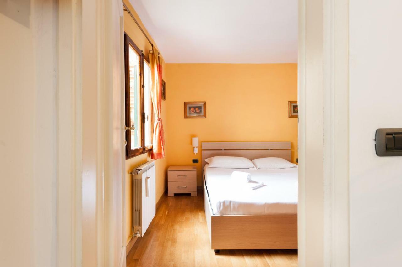 Like A Local In Oltrarno Apartment Firenze Bagian luar foto