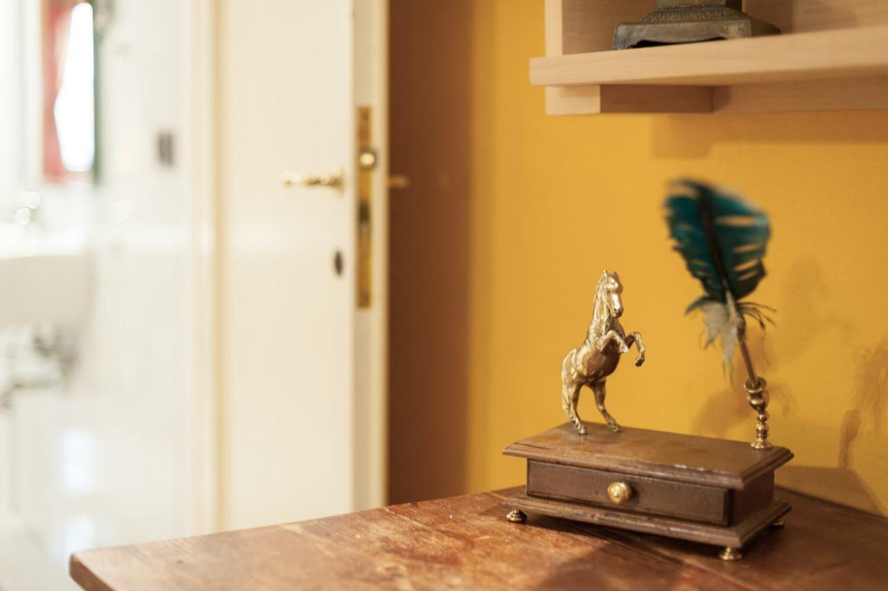 Like A Local In Oltrarno Apartment Firenze Bagian luar foto
