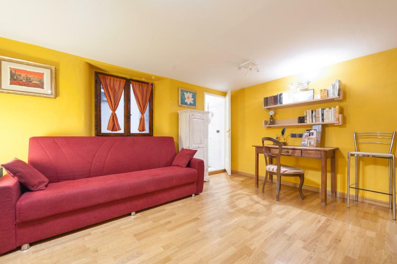 Like A Local In Oltrarno Apartment Firenze Bagian luar foto