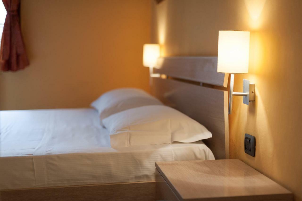 Like A Local In Oltrarno Apartment Firenze Bagian luar foto
