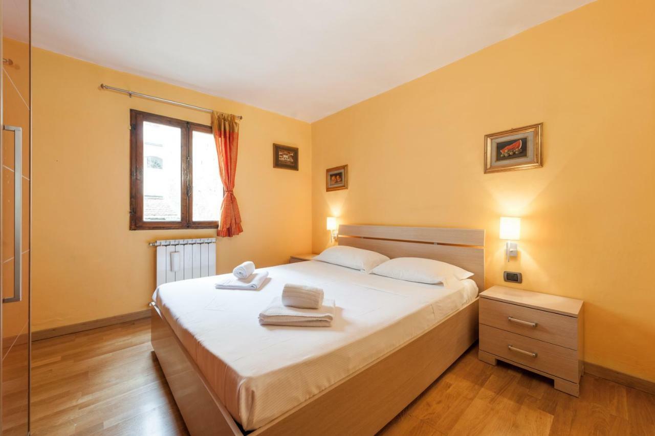 Like A Local In Oltrarno Apartment Firenze Bagian luar foto