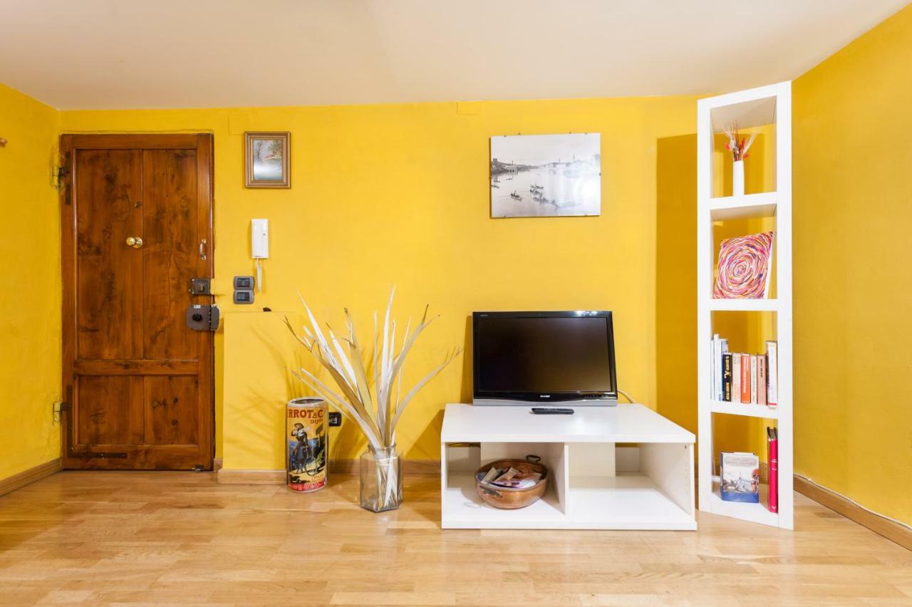 Like A Local In Oltrarno Apartment Firenze Bagian luar foto
