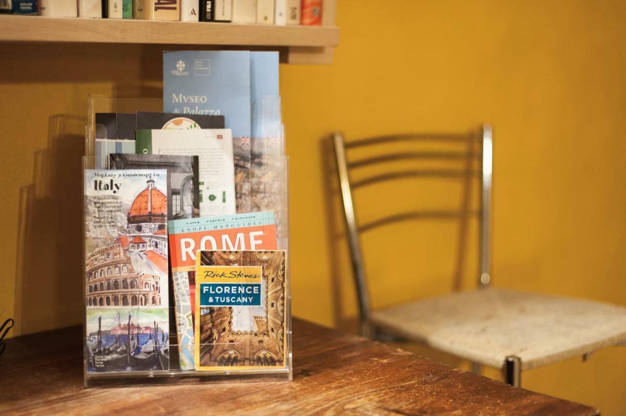 Like A Local In Oltrarno Apartment Firenze Bagian luar foto